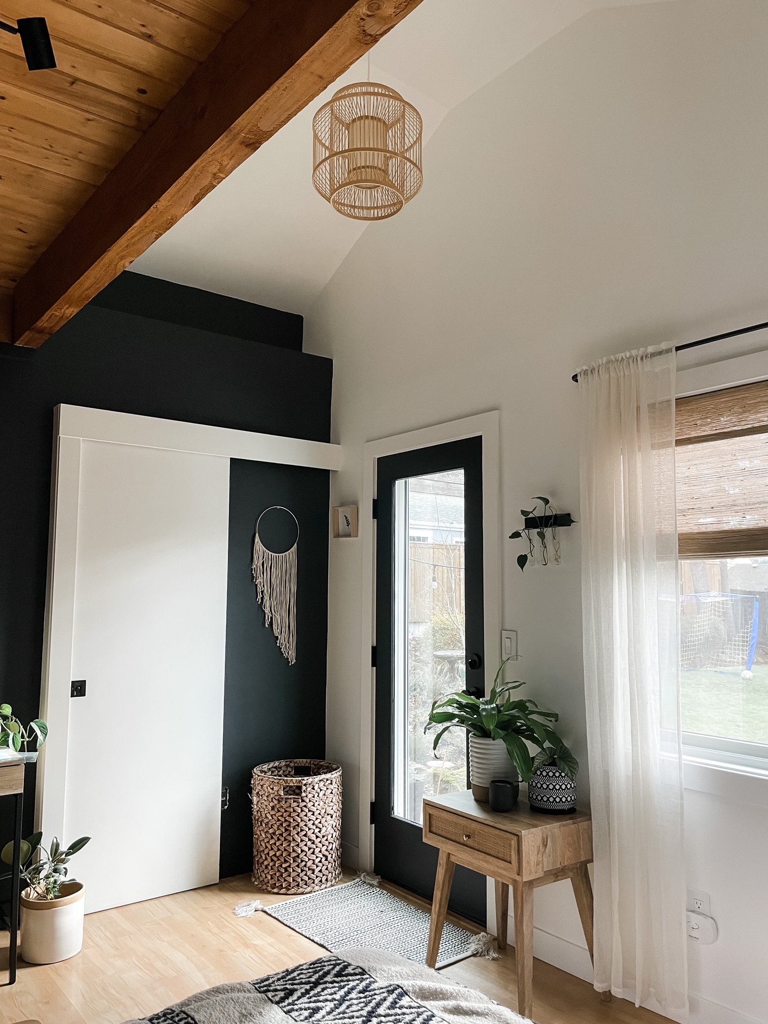 minimal small bedroom decor
