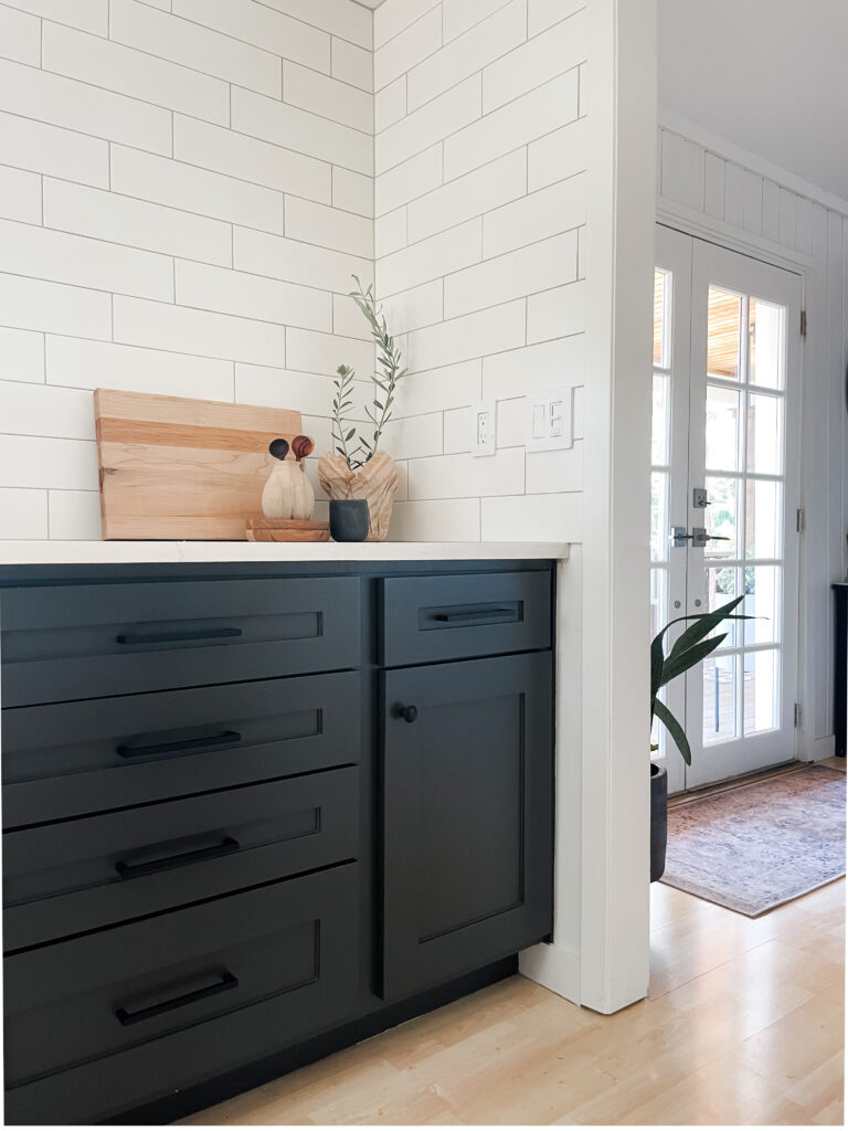 painted black kitchen cabinets