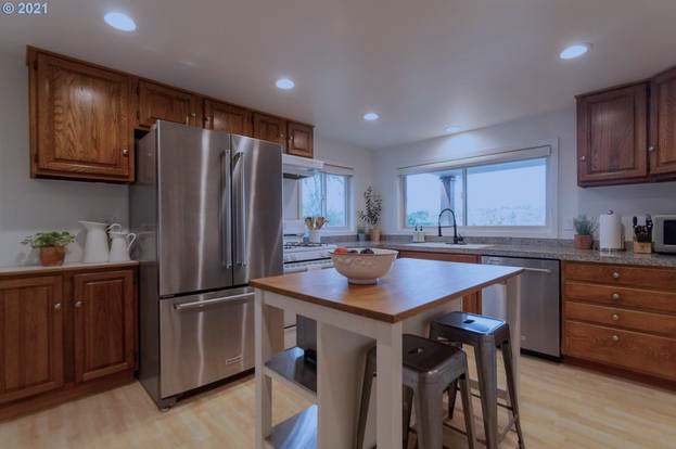 outdated kitchen
