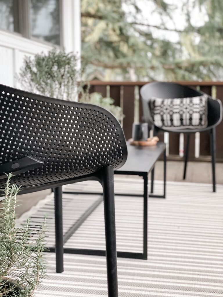 modern black outdoor chairs
