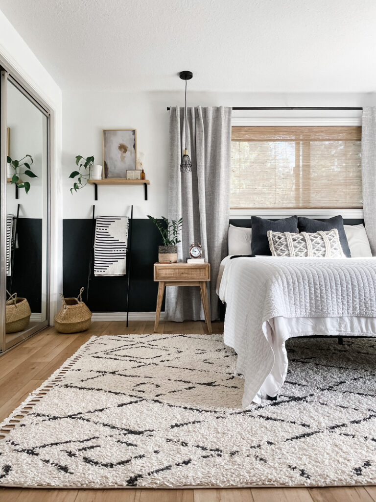 small bedroom decor ideas with black accent wall