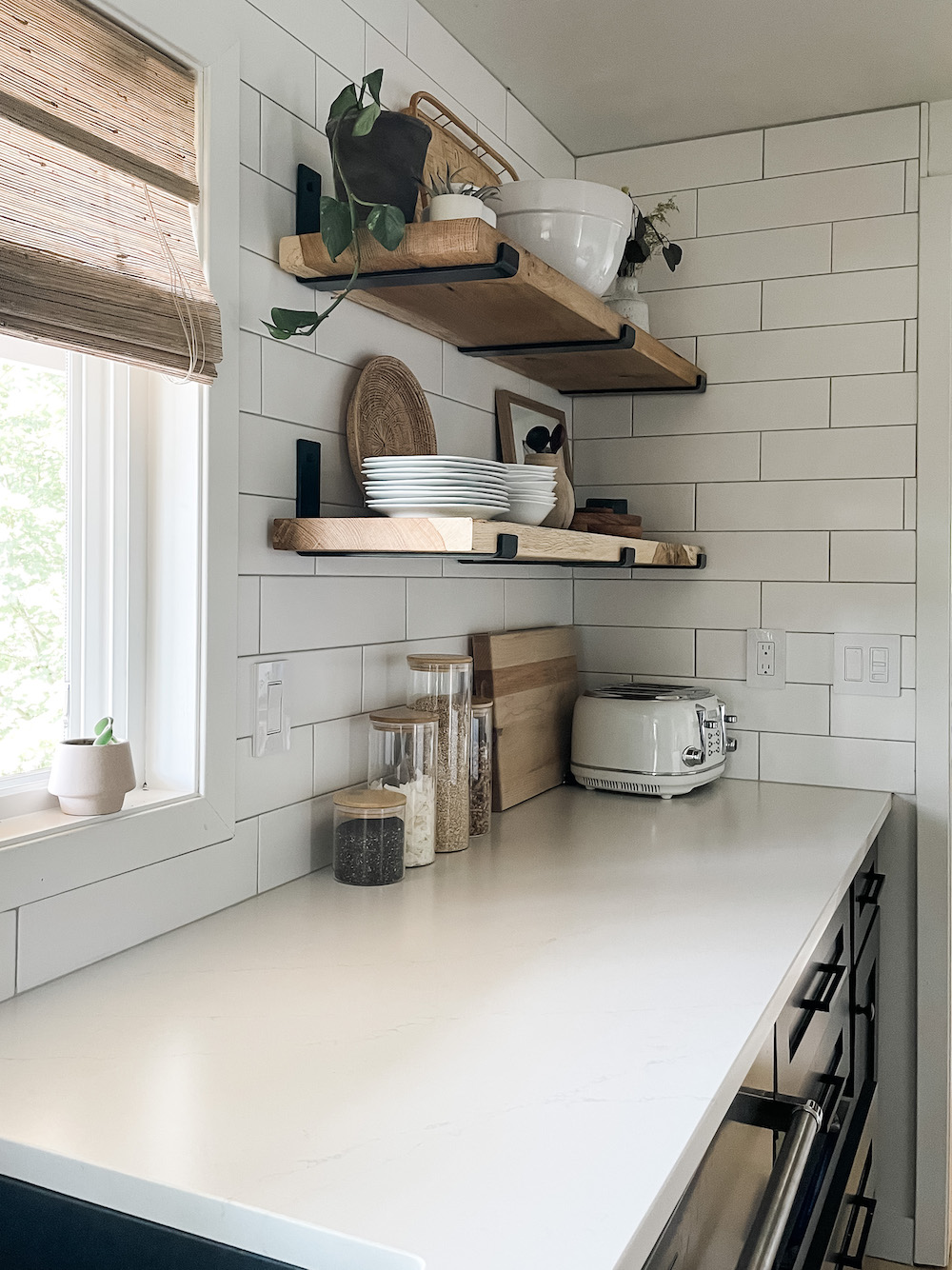 white quartz countertops